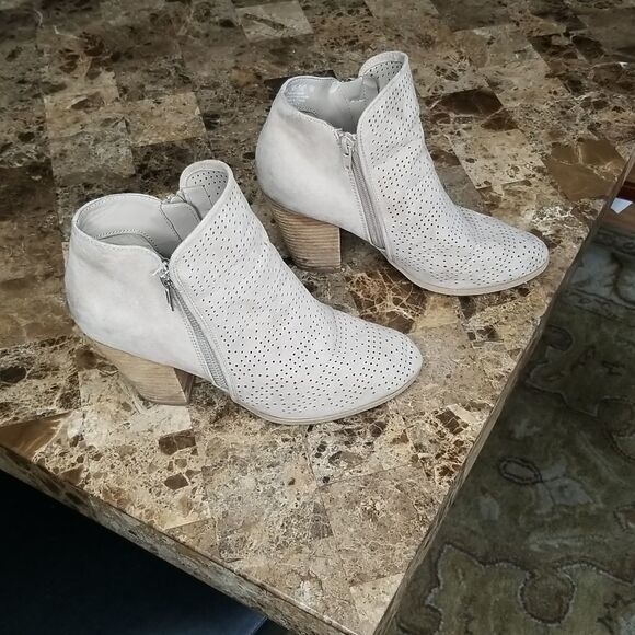 Carlos Hacey Booties  - Picture 4 of 8